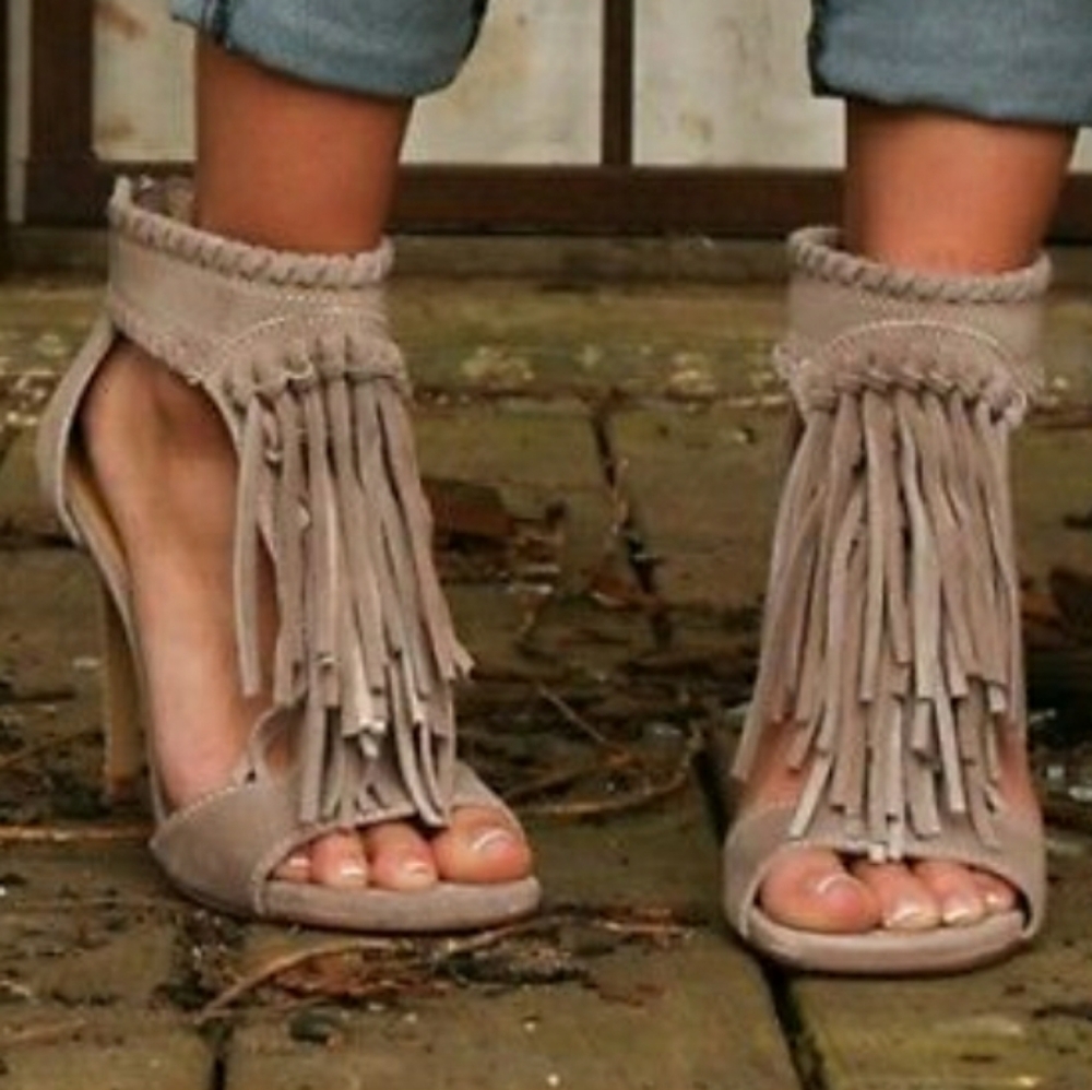 Brand New Chinese Laundry Santa Fe fringe sandals